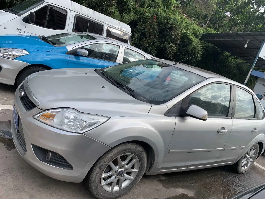 公開拍賣?？怂?、上海別克牌機動車